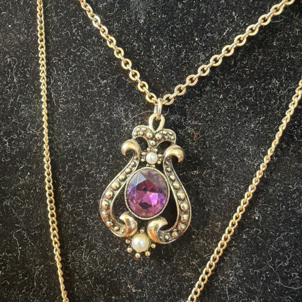 Vintage Avon Jewelry Lot: 4 Necklaces, Ring, Bracelets - Picture 2 of 14